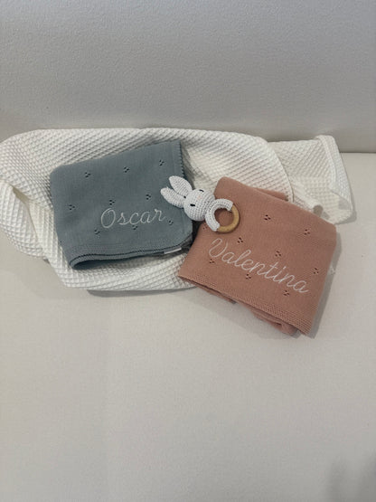 Set Cobija Bebé Tejida + Sonaja